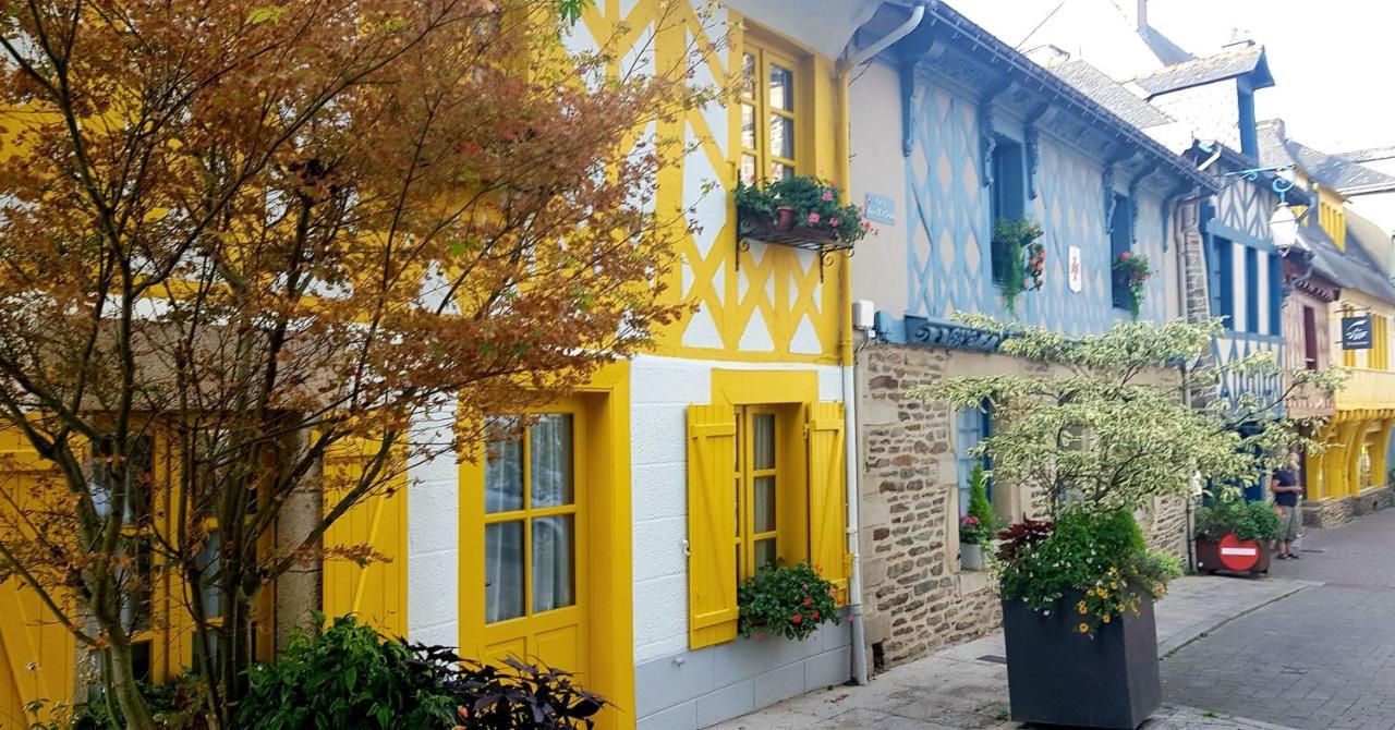 Le Vieux Moulin Gites - Detached Cottage With Garden Views And Pool Guégon Eksteriør billede