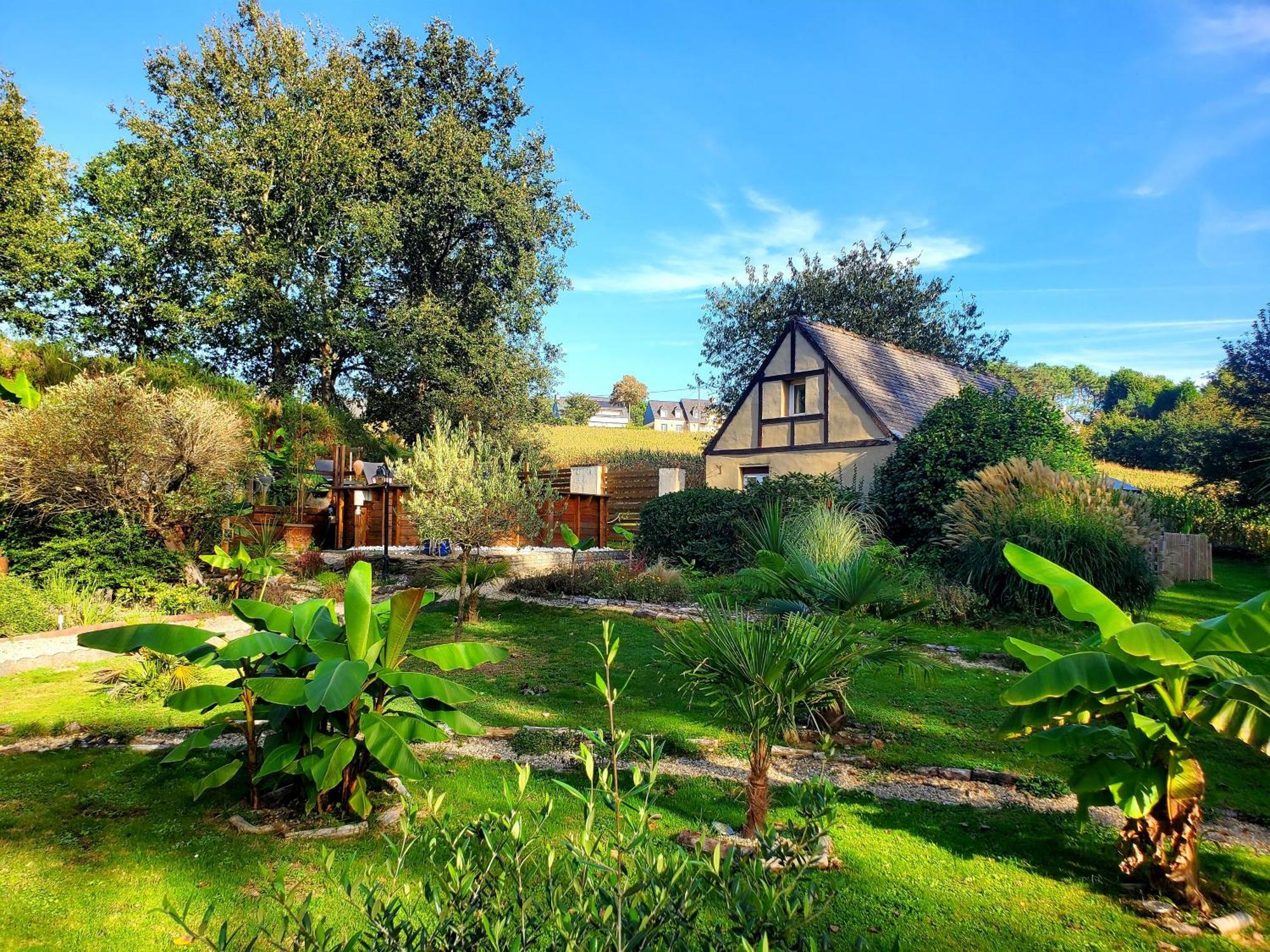 Le Vieux Moulin Gites - Detached Cottage With Garden Views And Pool Guégon Eksteriør billede