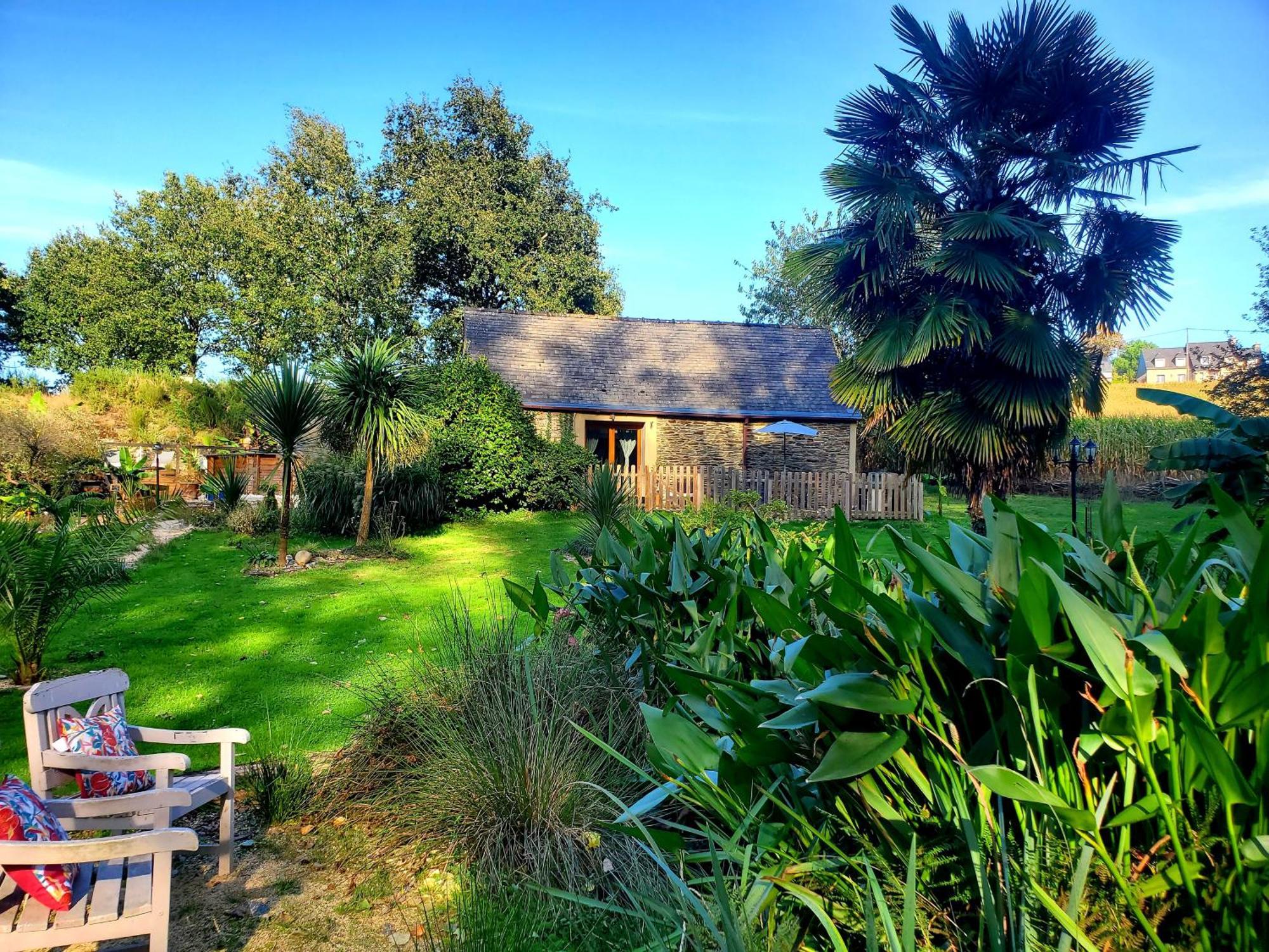 Le Vieux Moulin Gites - Detached Cottage With Garden Views And Pool Guégon Eksteriør billede
